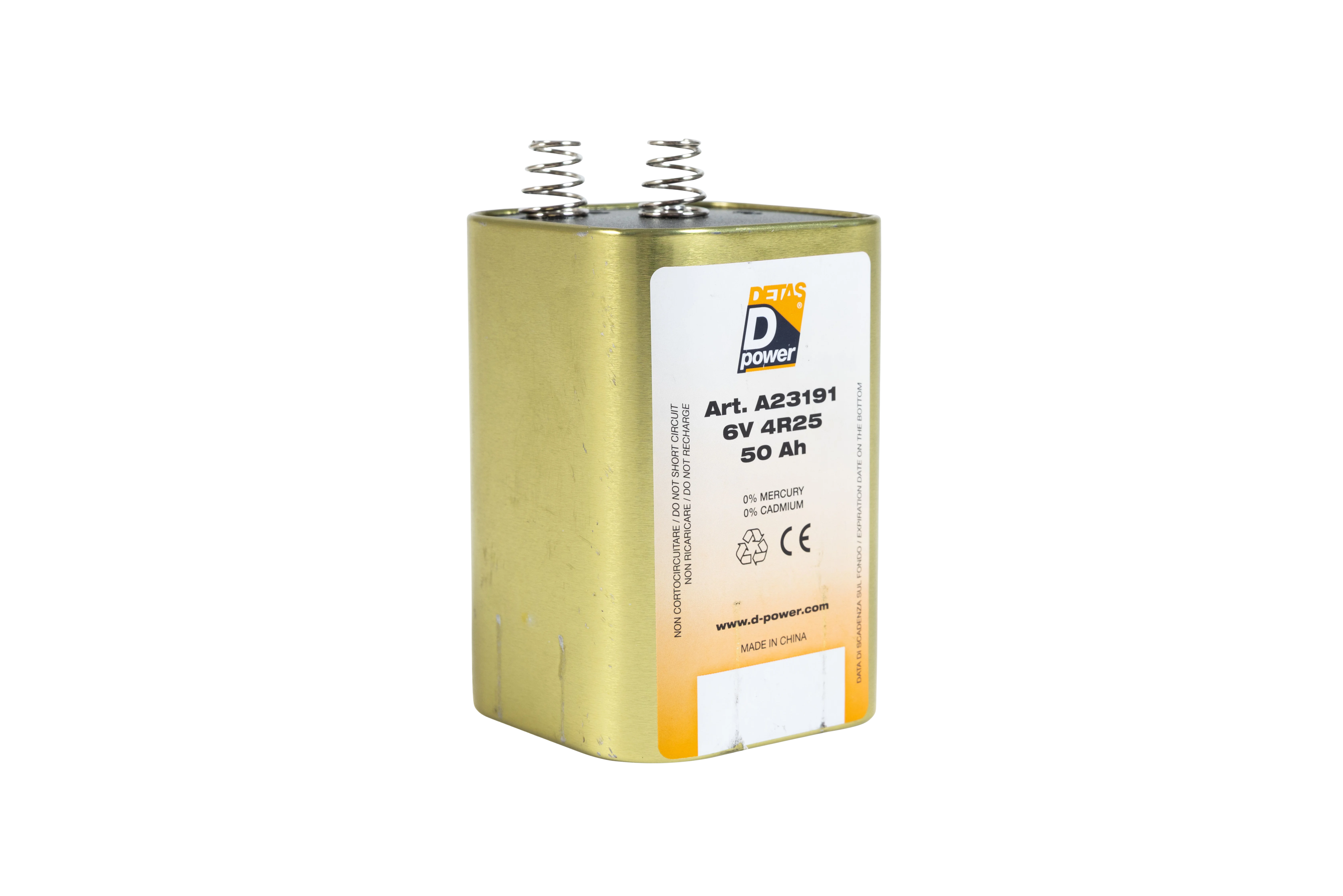 6V Batterie vom Typ 4R25 mit zwei Federpolen, gelbliches Gehäuse und Produktetikett