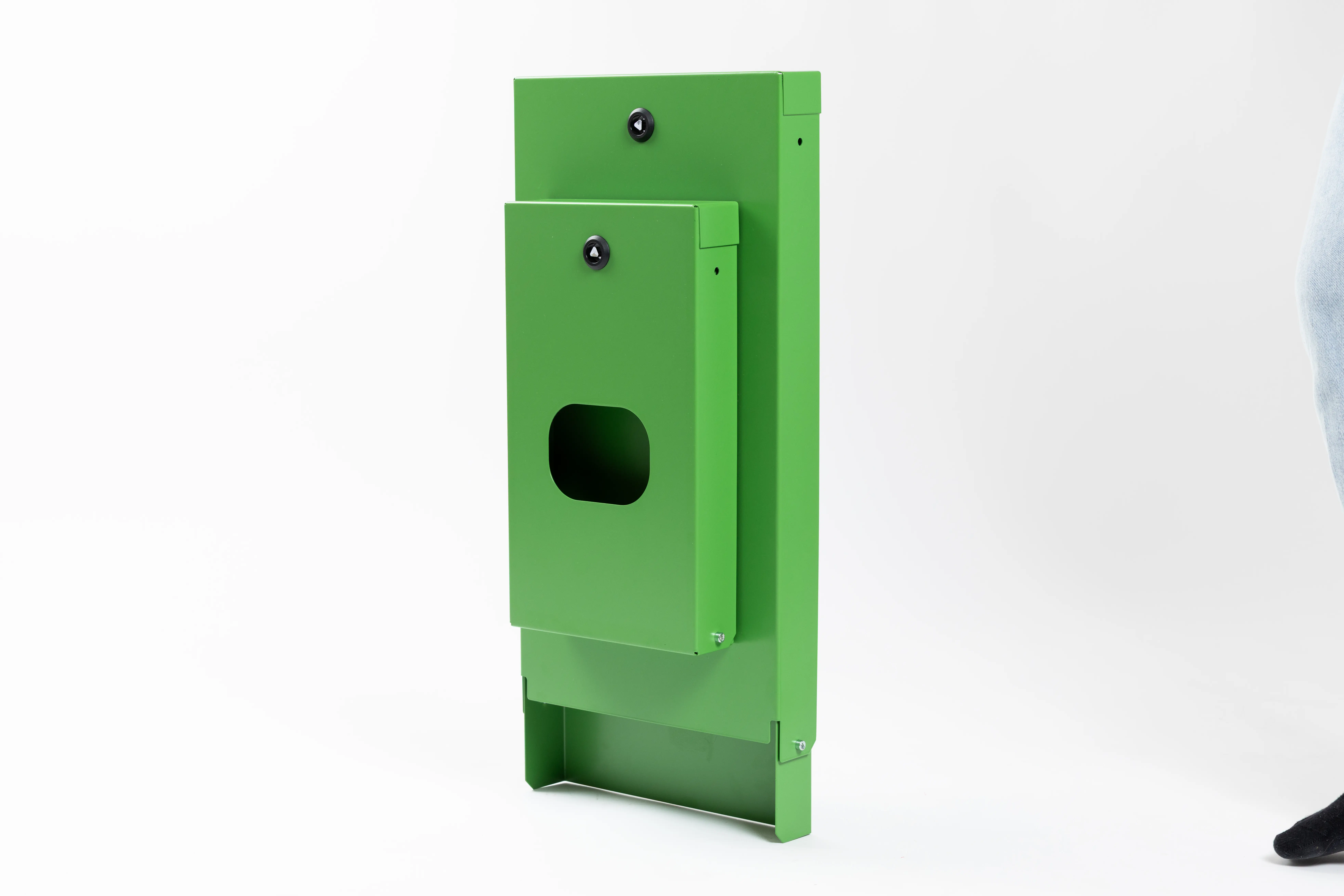 Pick and Bin Zsamramsack Maigrün Frontalschräge Ansicht