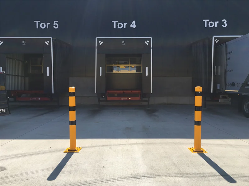 Absperrpfosten allseits neigbar gelb schwarz Ø76 Verkehrssicherheitsprodukt reflektierend StVO-konform