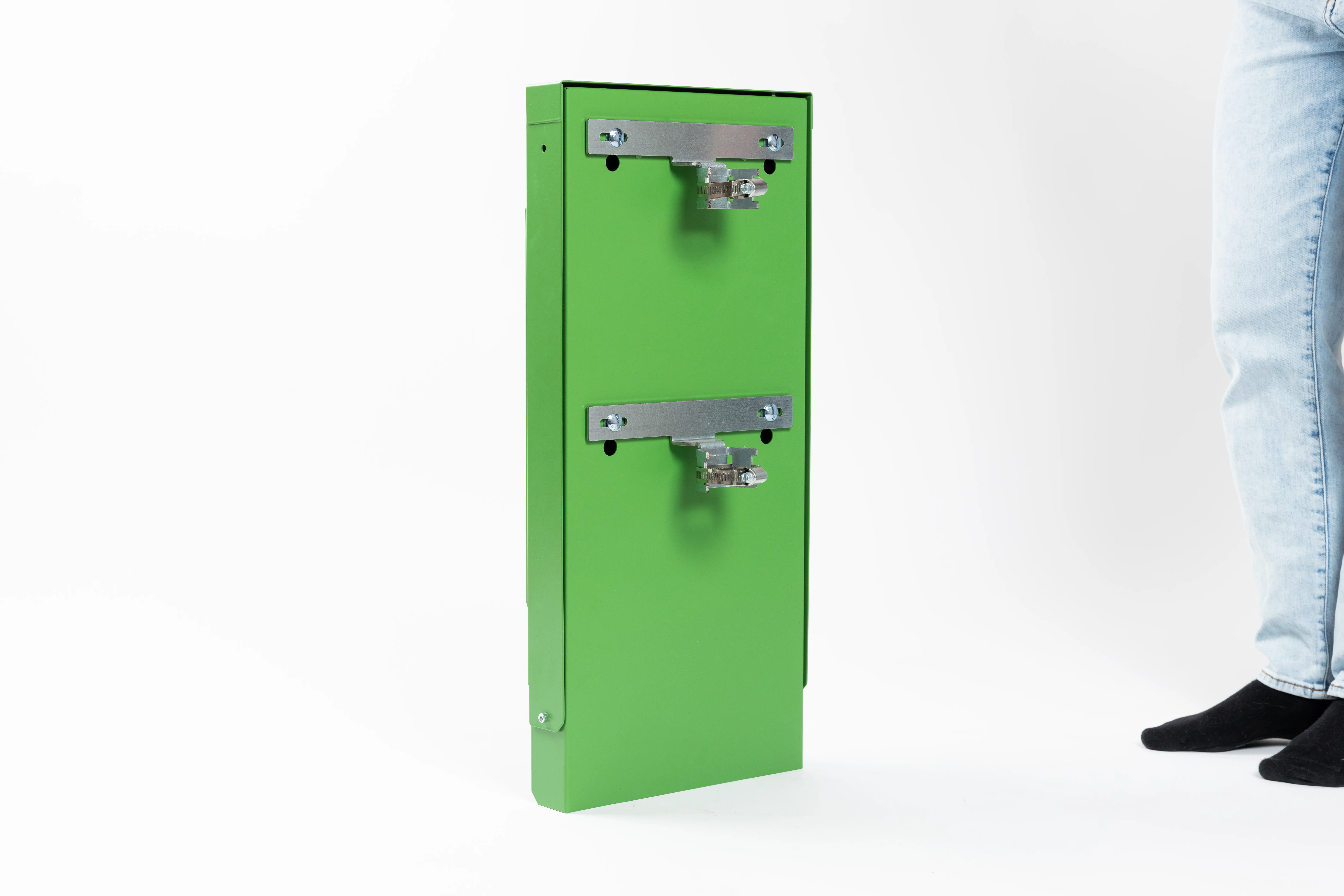 Pick and Bin Zsamramsack Maigrün Hintersite mit zweifach montierter Säulenhaterung 