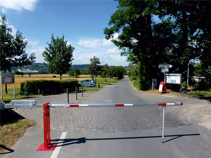 Wegeschranke mit Gegengewicht und Pendelstütze 