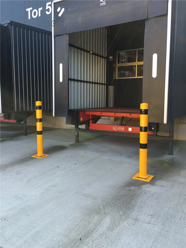 Absperrpfosten allseits neigbar gelb schwarz Ø76 Verkehrssicherheitsprodukt reflektierend StVO-konform